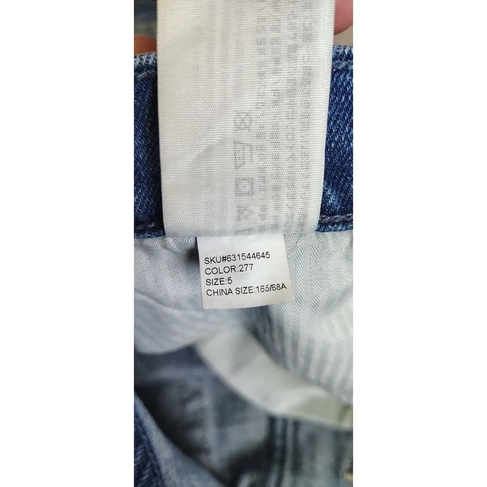 Hollister Juniors Distressed Ultra High Rise Short Short Size 5 w27 ***‎ - Picture 9 of 9